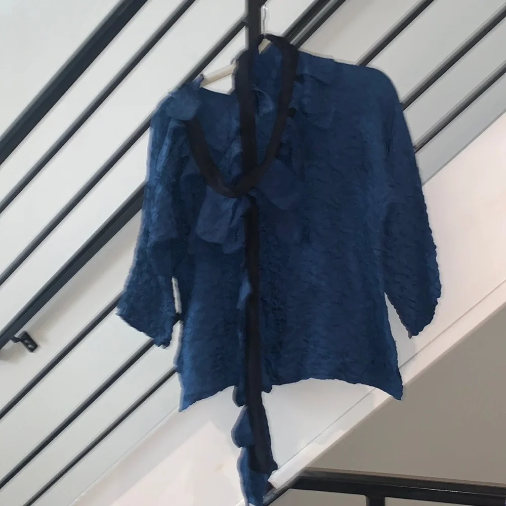 Silk handcrafted blue blouse and funky scarf black and blue set size small - Picture 2 of 9